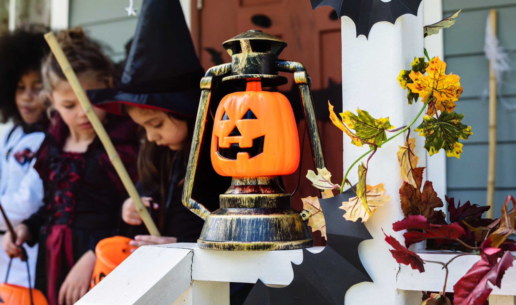 Best Outdoor Halloween Decorations in Your Lawn